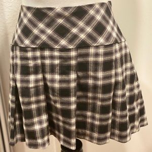 Black/White/Gray plaid skirt